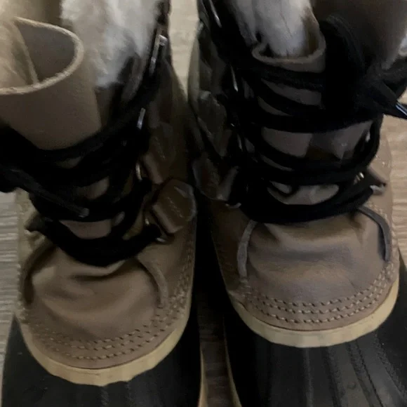 Sorel Women's Winter Boots with Faux Fur - Picture 4 of 12